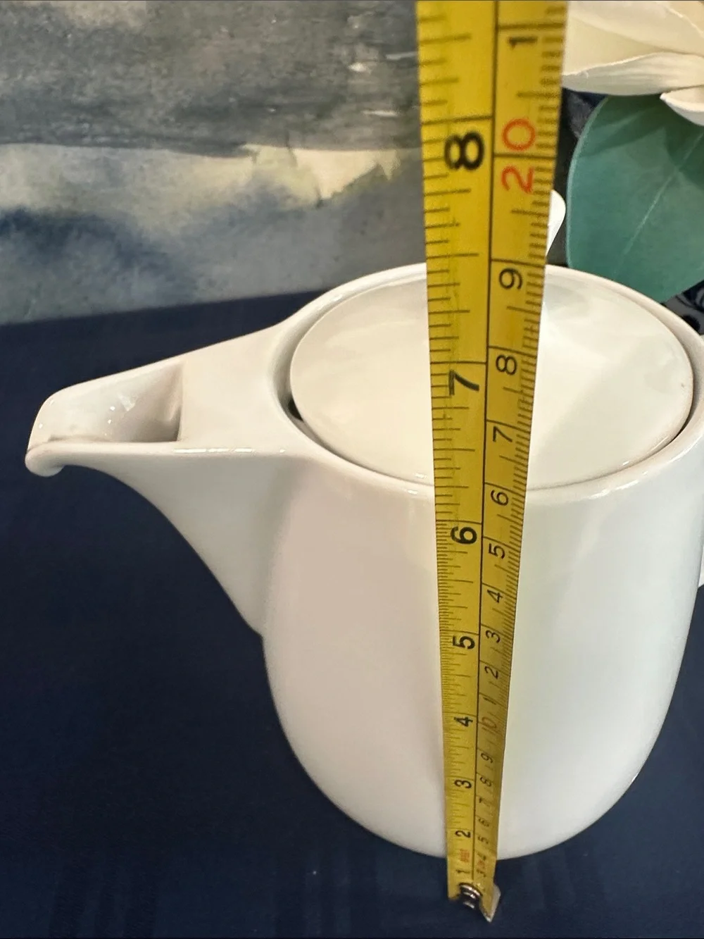 Melitta White Porcelain Coffee/Tea Server Pot w/ No-Drip Spout & Lock Top 0- 9